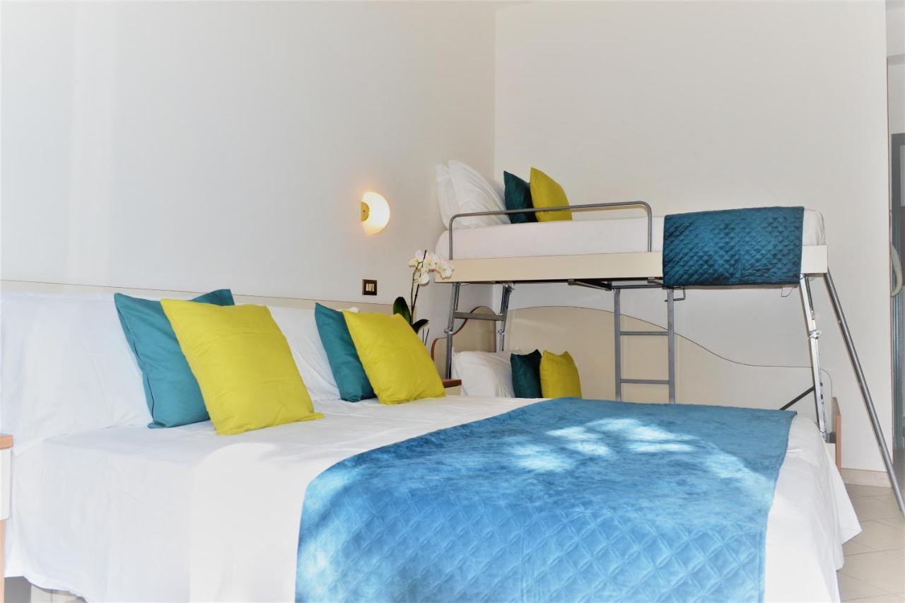 Hotel Elefantino Grey - Free Breakfast & Brunch Until 13-00 - Vicinissimi A Mirabilandia Milano Marittima Ngoại thất bức ảnh